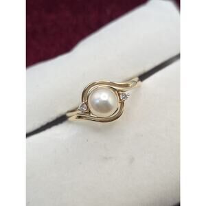 14k Yellow Gold Pearl Swirl Ring w/ Diamond Accent Stones, Size 6, 2.5g